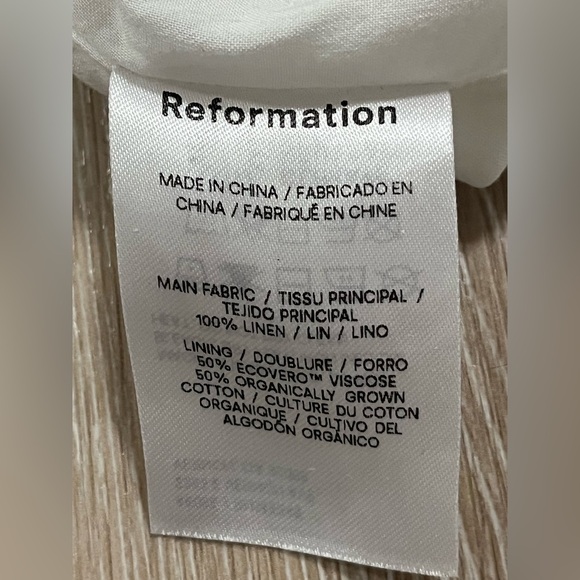 Reformation Mila Linen Shorts in white - Picture 5 of 6